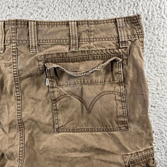 LEVIS CARRIER CARGO SHORTS MENS 42 BROWN FITS 44” WAIST 11” INSEAM POCKETS HIKE - Picture 6 of 8